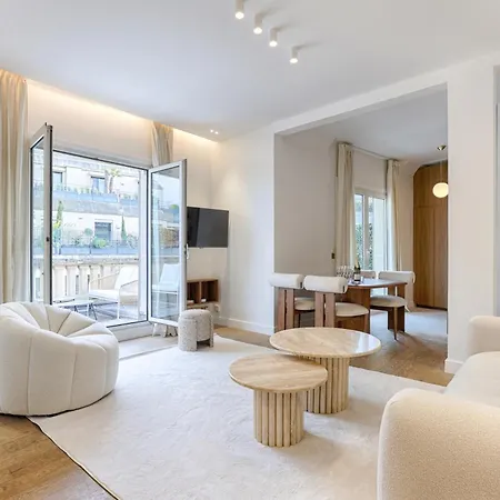 Апартаменты De Luxe Avec Terrasse Sur Les Champs Elysees *