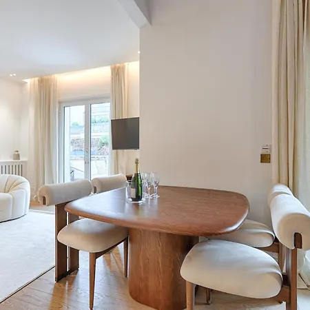 Апартаменты De Luxe Avec Terrasse Sur Les Champs Elysees