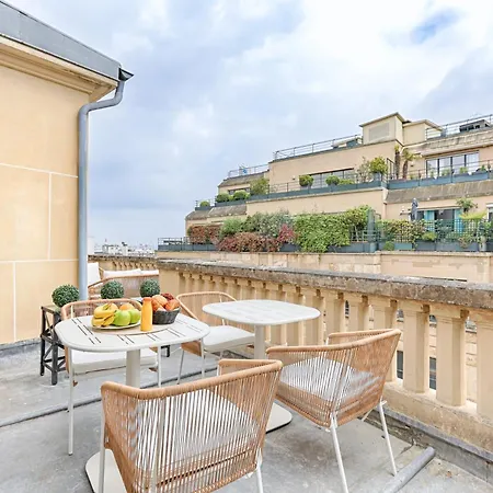De Luxe Avec Terrasse Sur Les Champs Elysees *