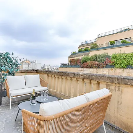 De Luxe Avec Terrasse Sur Les Champs Elysees * Paříž